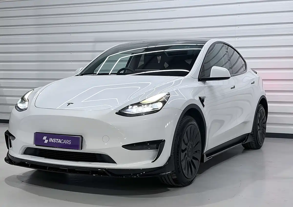 Used 2023 Tesla Model Y Long Range White - Interior and Exterior details 9