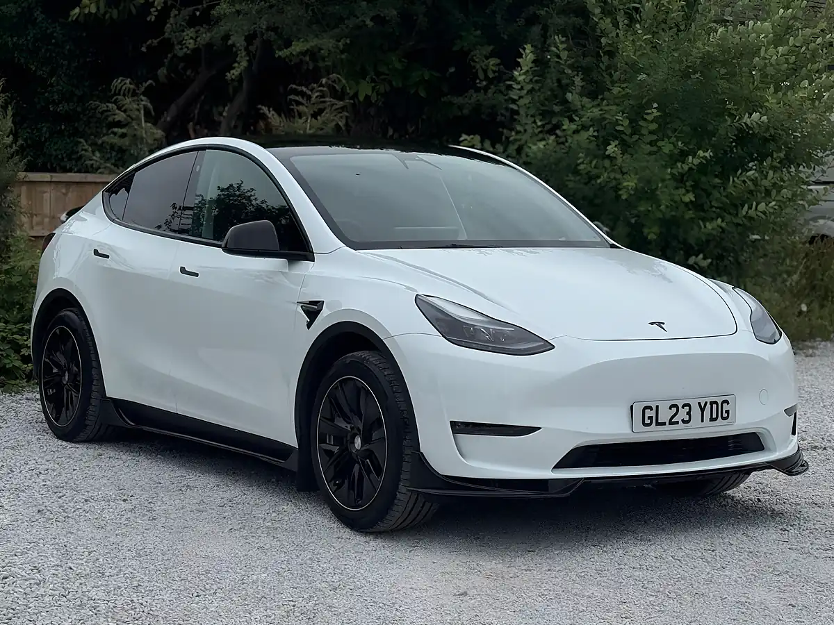 Used 2023 Tesla Model Y Long Range White - Interior and Exterior details 3