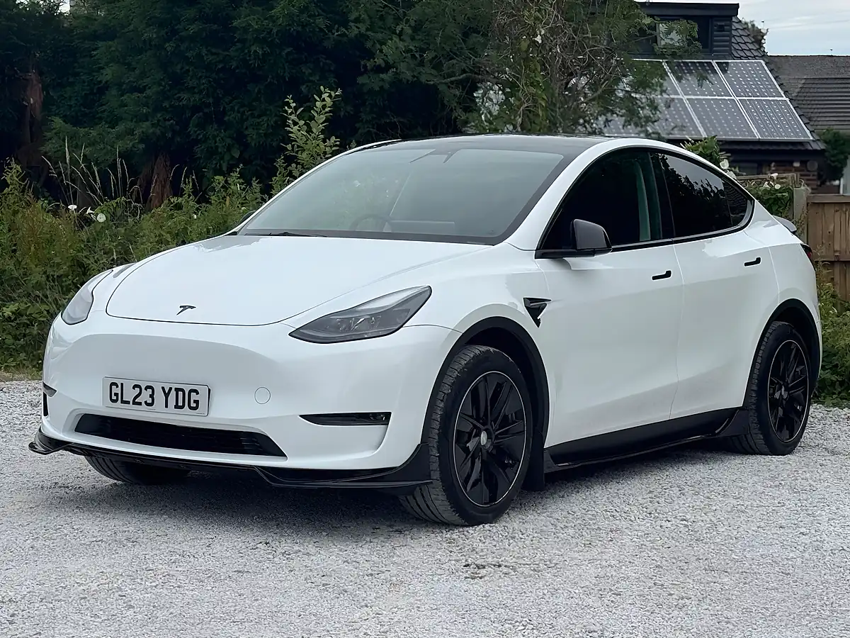 Used 2023 Tesla Model Y Long Range White - Interior and Exterior details 5
