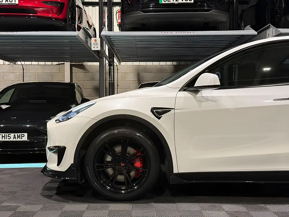 Used 2023 Tesla Model Y Long Range White - Interior and Exterior details 10