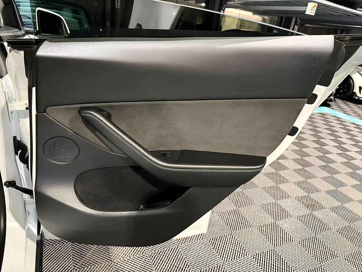 Used 2023 Tesla Model Y Long Range White - Interior and Exterior details 15
