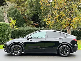 Used 2023 Tesla Model Y RWD Black - Interior and Exterior details 10