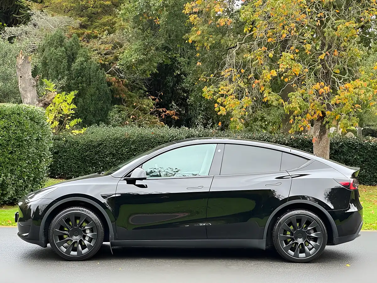Used 2023 Tesla Model Y RWD Black - Interior and Exterior details 10