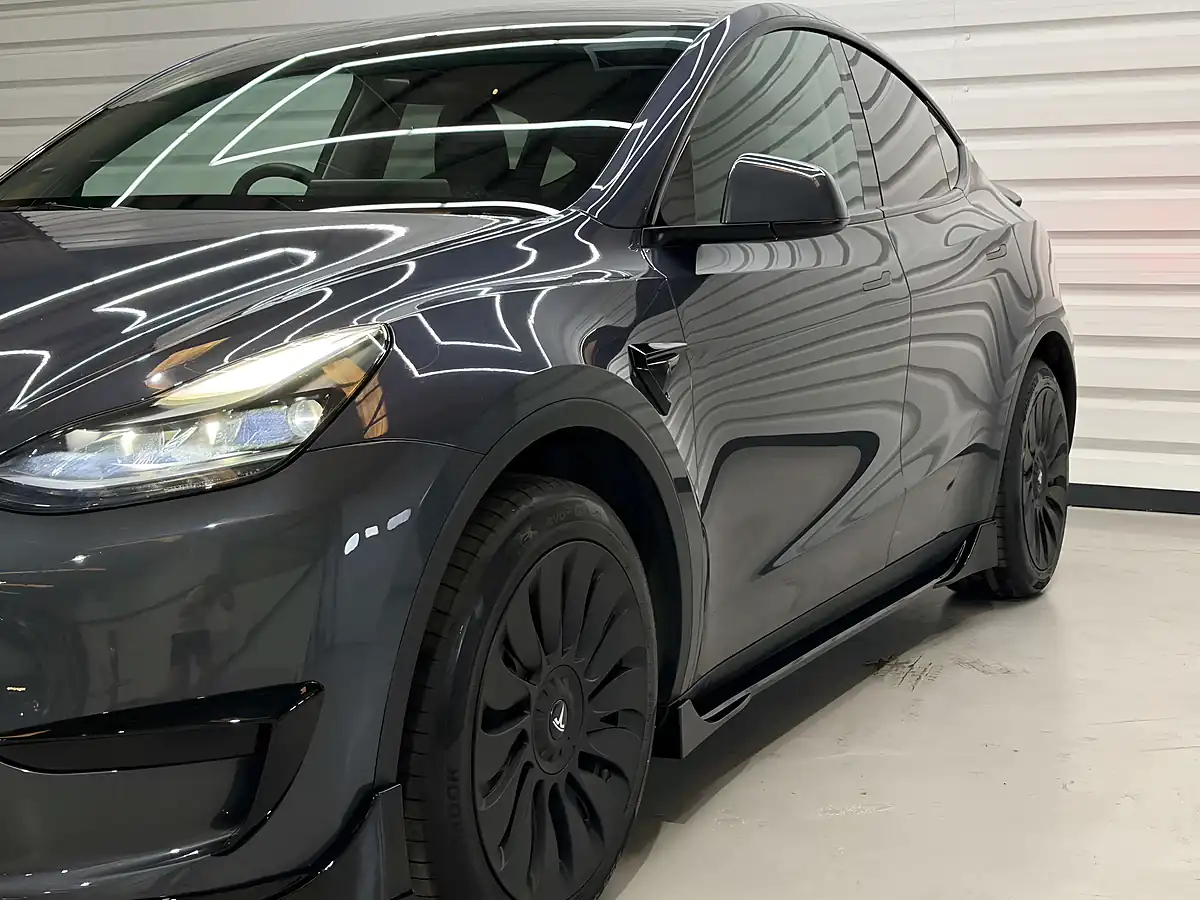 Used 2023 Tesla Model Y RWD Grey - Interior and Exterior details 11
