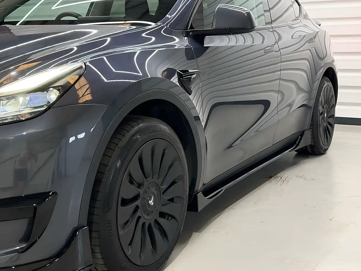 Used 2023 Tesla Model Y RWD Grey - Interior and Exterior details 12