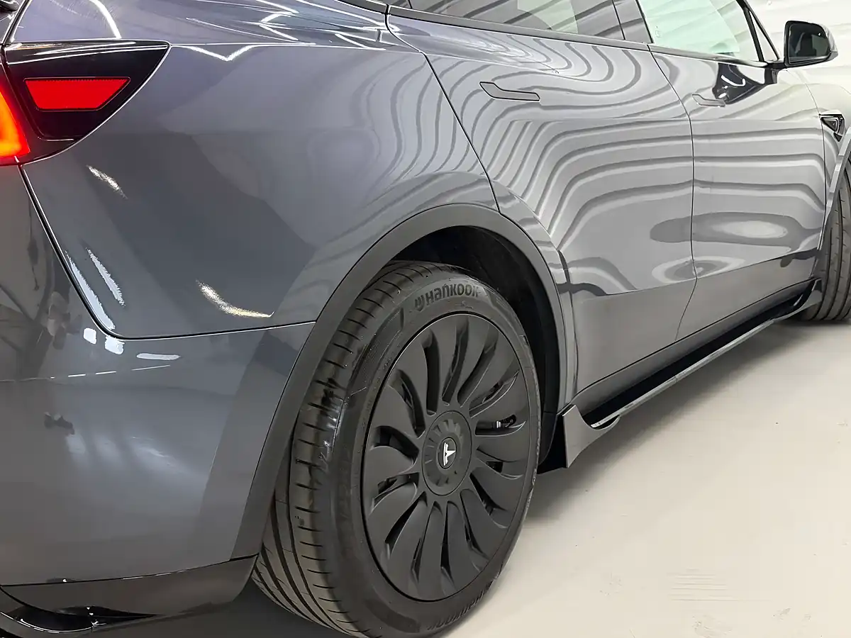 Used 2023 Tesla Model Y RWD Grey - Interior and Exterior details 16