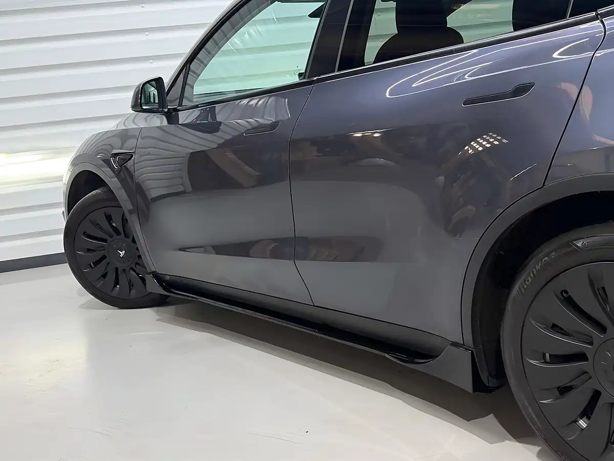 Used 2023 Tesla Model Y RWD Grey - Interior and Exterior details 9