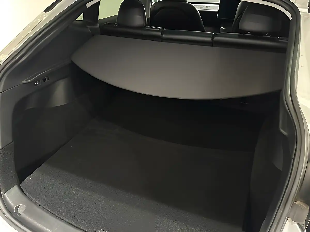 Used 2023 Tesla Model Y SUV 5dr White - Interior and Exterior details 16
