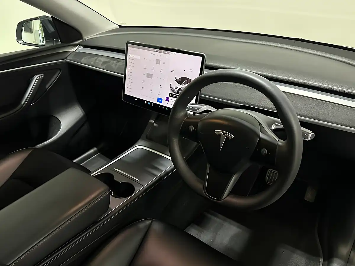 Used 2023 Tesla Model Y SUV 5dr White - Interior and Exterior details 5