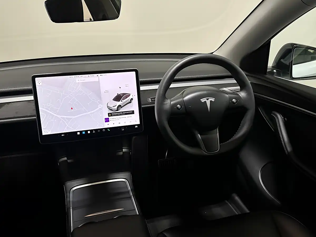 Used 2023 Tesla Model Y SUV 5dr White - Interior and Exterior details 7