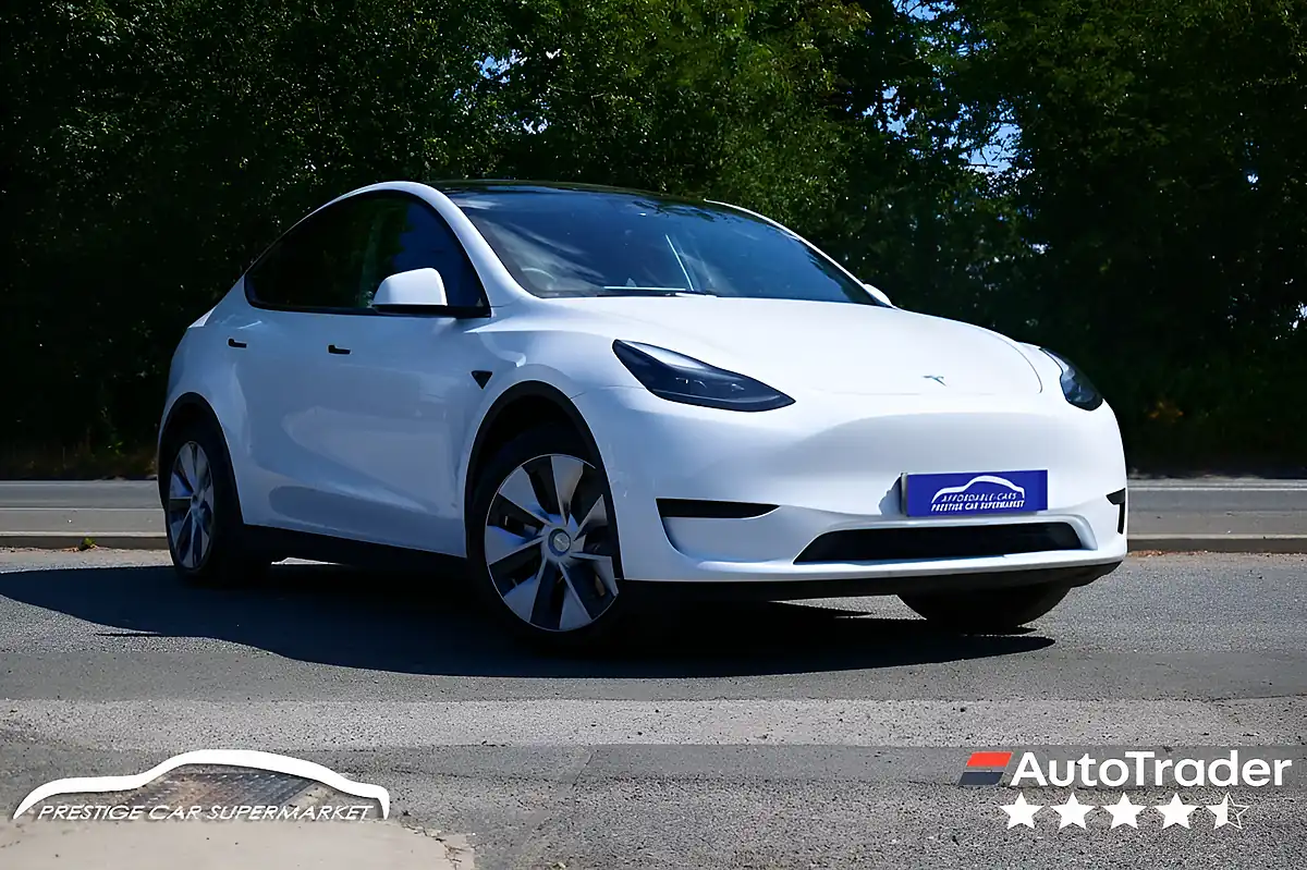 Used 2023 Tesla Model Y SUV 5dr White - Front View
