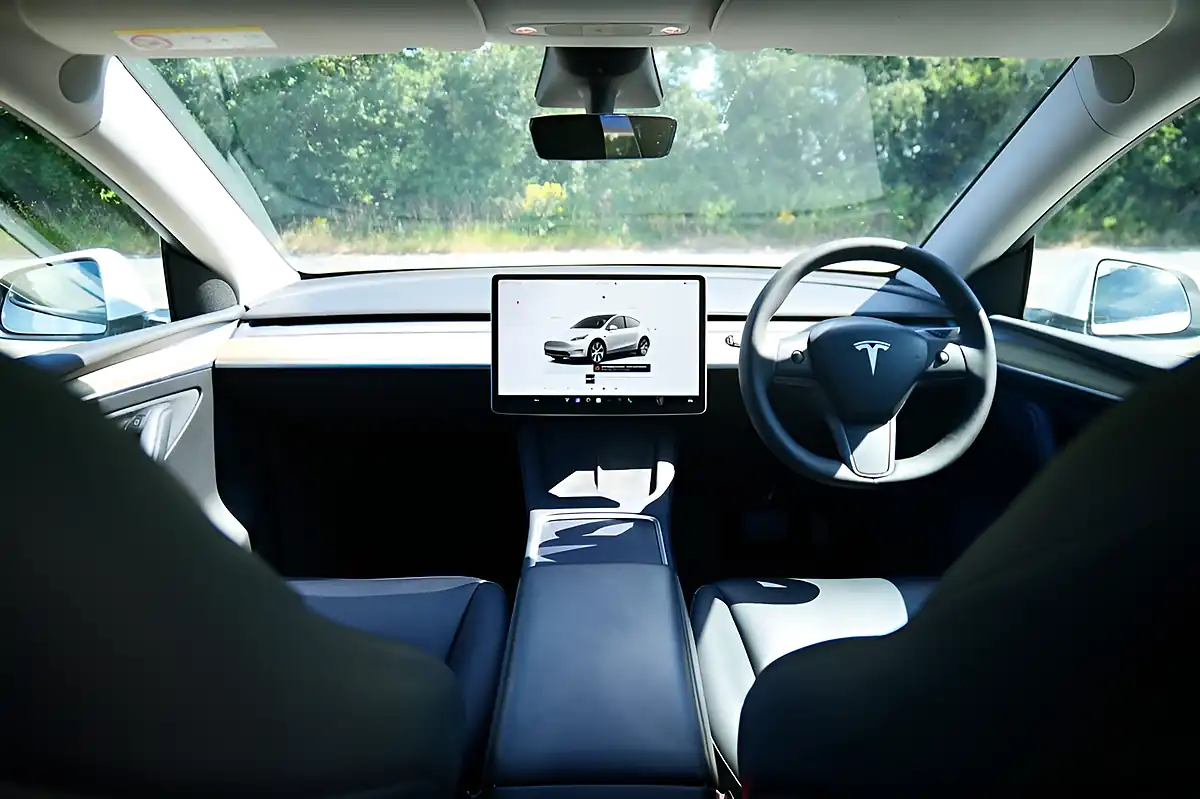 Used 2023 Tesla Model Y SUV 5dr White - Interior and Exterior details 3