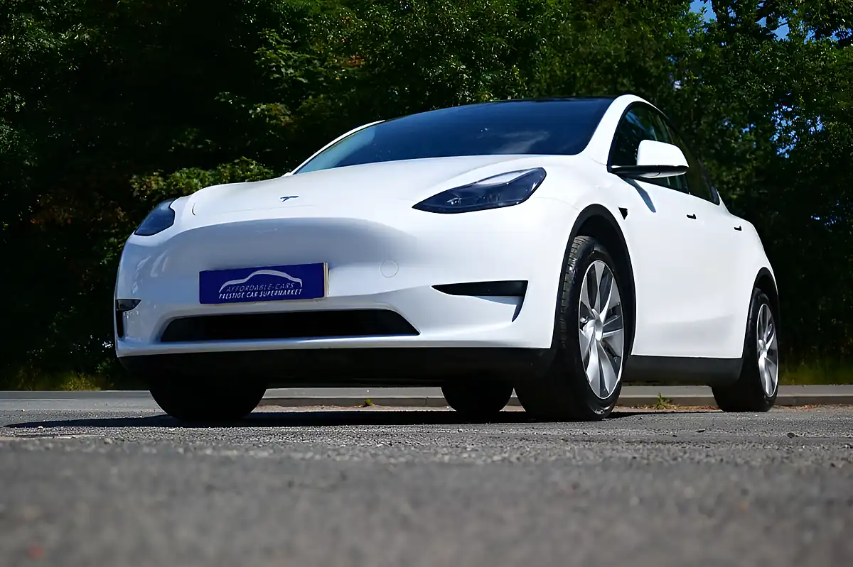 Used 2023 Tesla Model Y SUV 5dr White - Interior and Exterior details 6