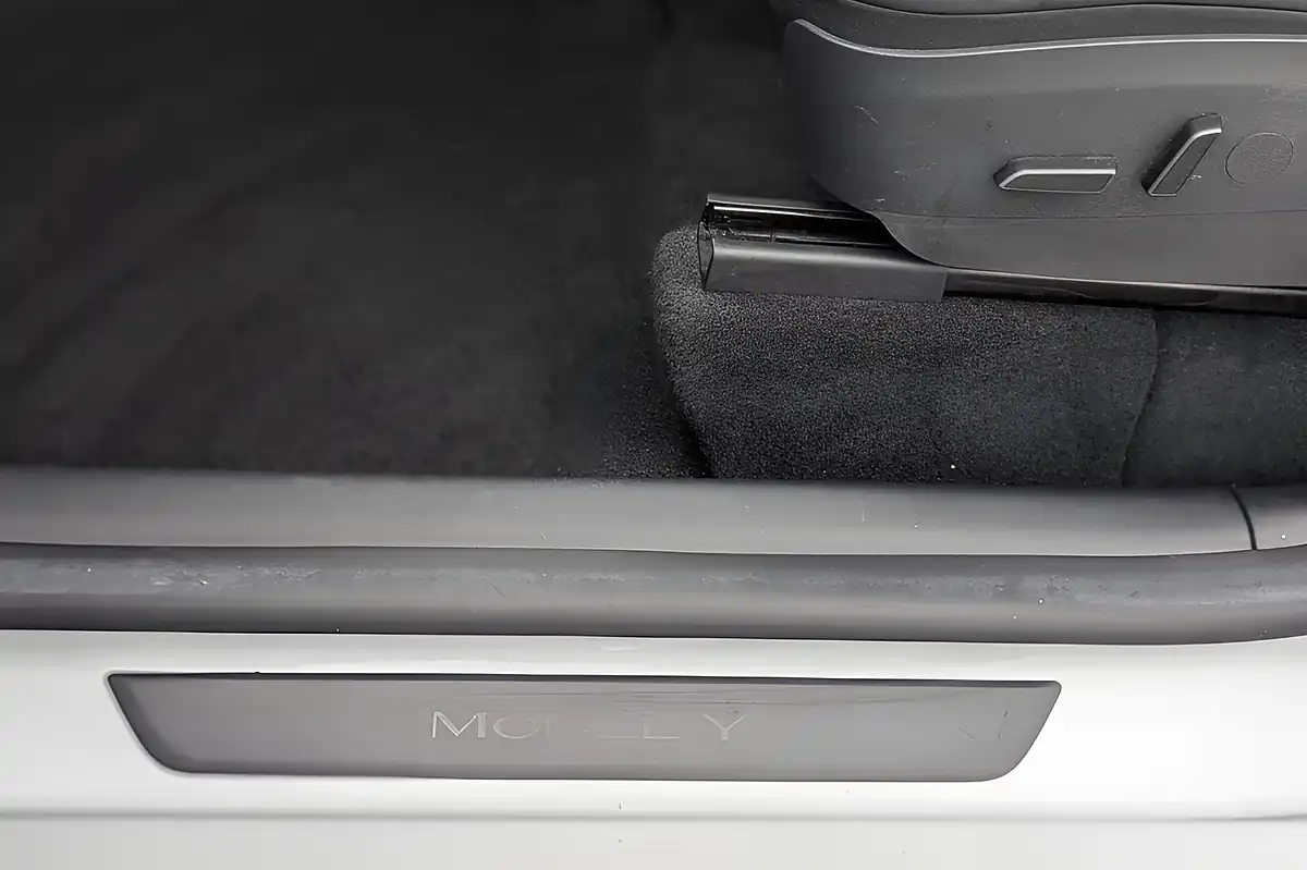 Used 2023 Tesla Model Y SUV 5dr White - Interior and Exterior details 14