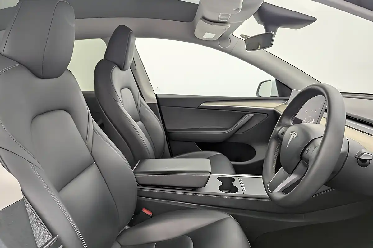 Used 2023 Tesla Model Y SUV 5dr White - Interior and Exterior details 2