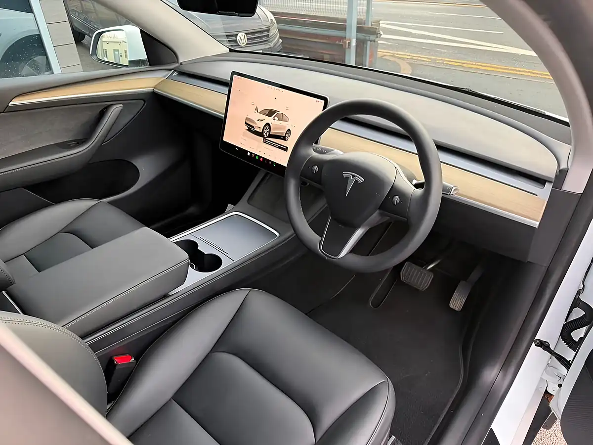 Used 2023 Tesla Model Y White - Interior and Exterior details 12