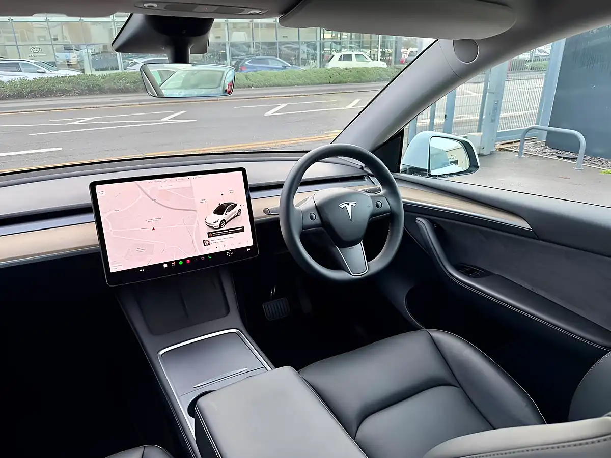 Used 2023 Tesla Model Y White - Interior and Exterior details 16