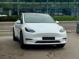 Used 2023 Tesla Model Y White - Interior and Exterior details 5
