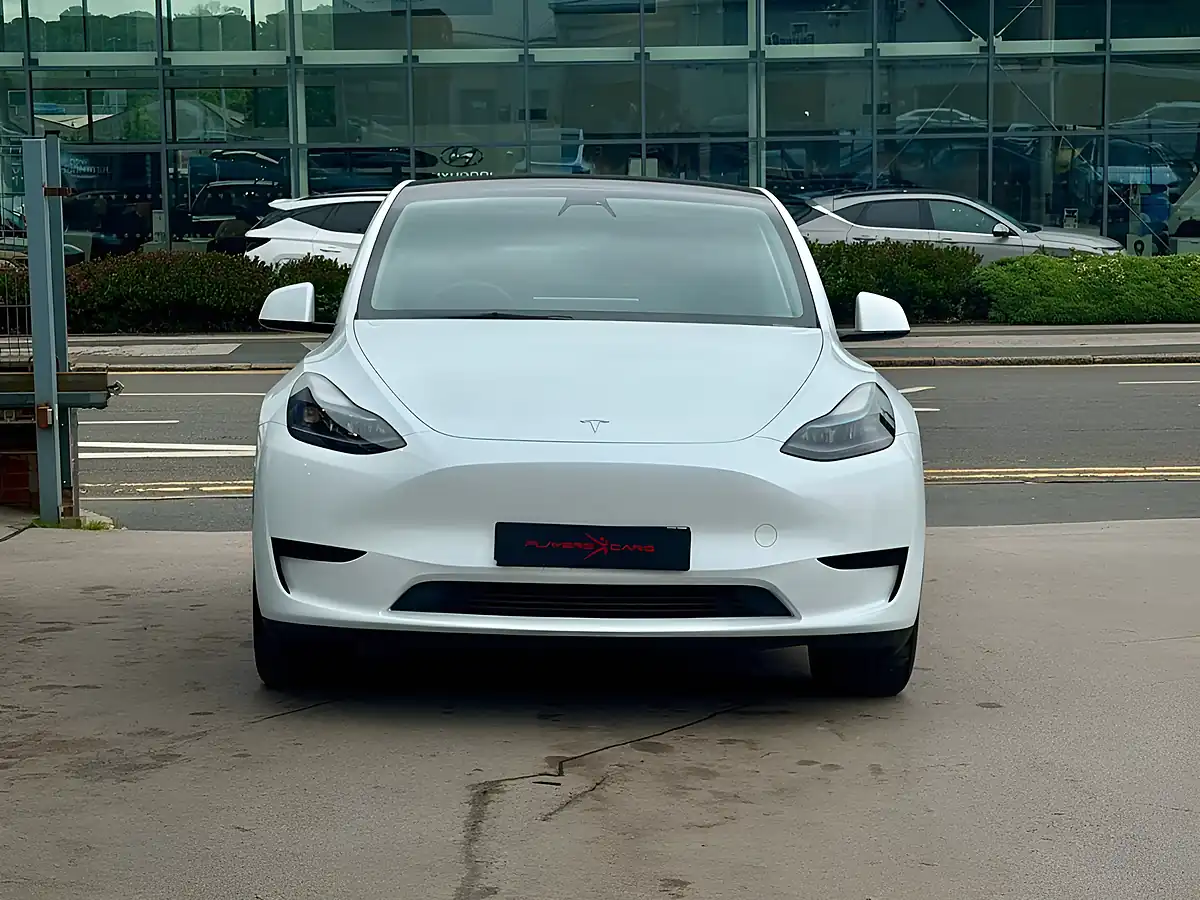 Used 2023 Tesla Model Y White - Interior and Exterior details 9