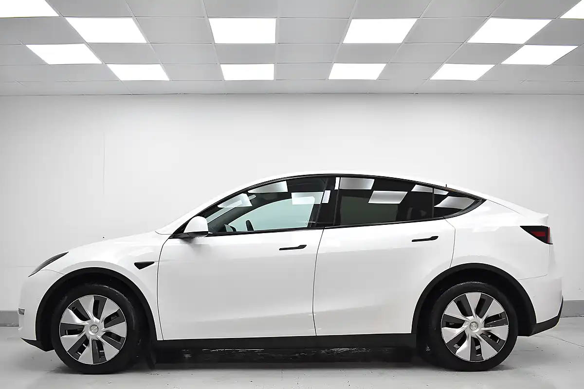 Used 2023 Tesla Model Y White - Interior and Exterior details 2