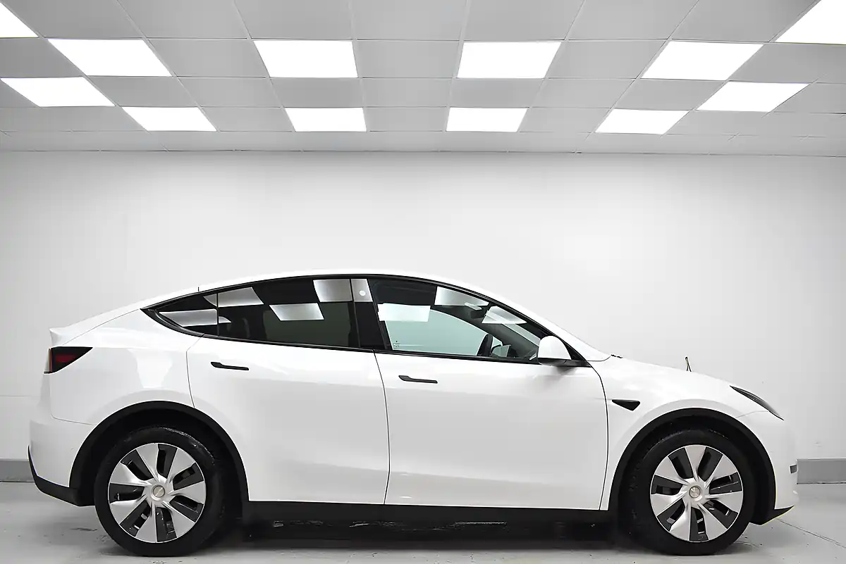 Used 2023 Tesla Model Y White - Interior and Exterior details 6