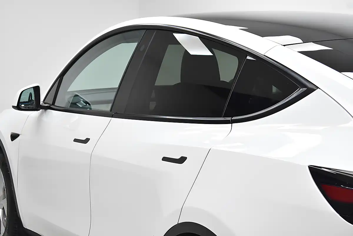 Used 2023 Tesla Model Y White - Interior and Exterior details 9