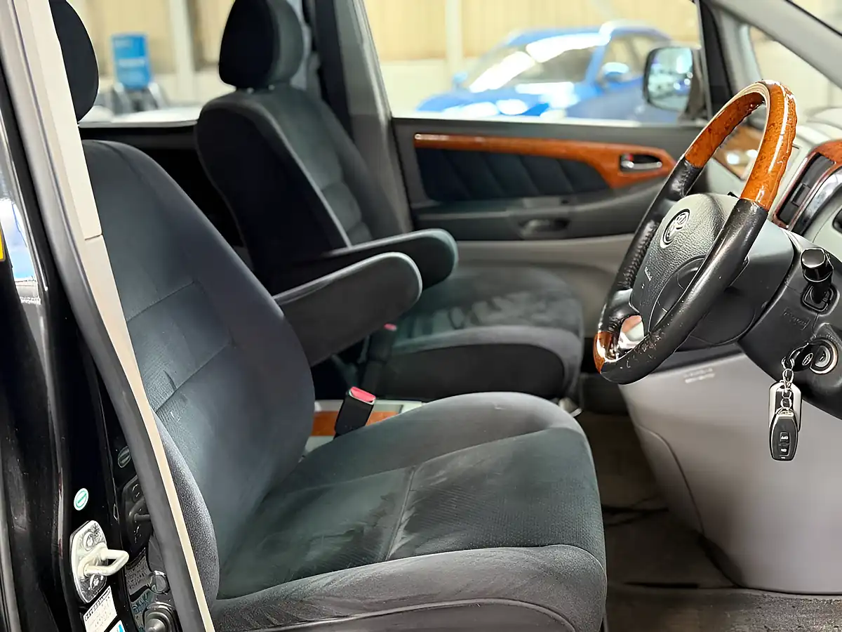 Used 2023 Toyota Alphard Black - Interior and Exterior details 17