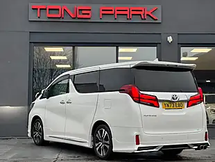 Used 2023 Toyota Alphard S C Package White - Interior and Exterior details 3