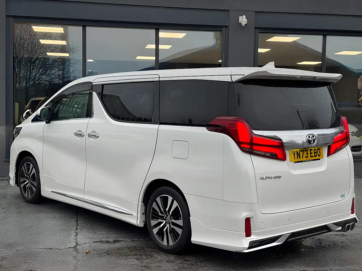 Used 2023 Toyota Alphard S C Package White - Interior and Exterior details 4