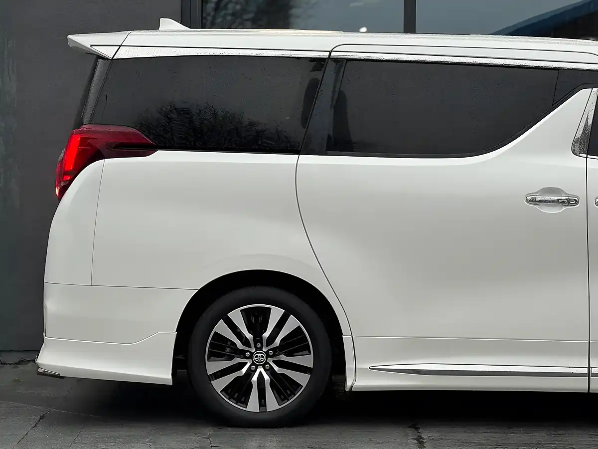 Used 2023 Toyota Alphard S C Package White - Interior and Exterior details 6