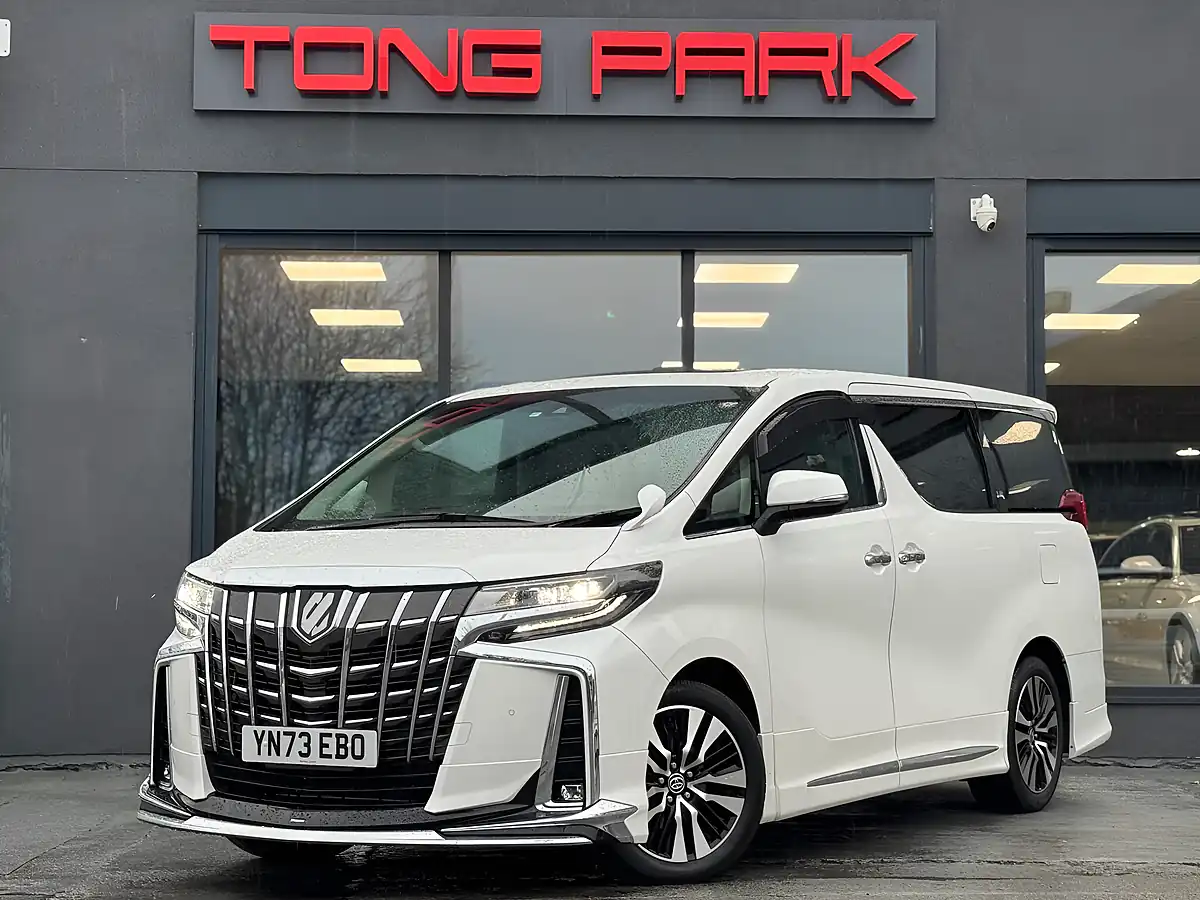 Used 2023 Toyota Alphard S C Package White - Interior and Exterior details 8
