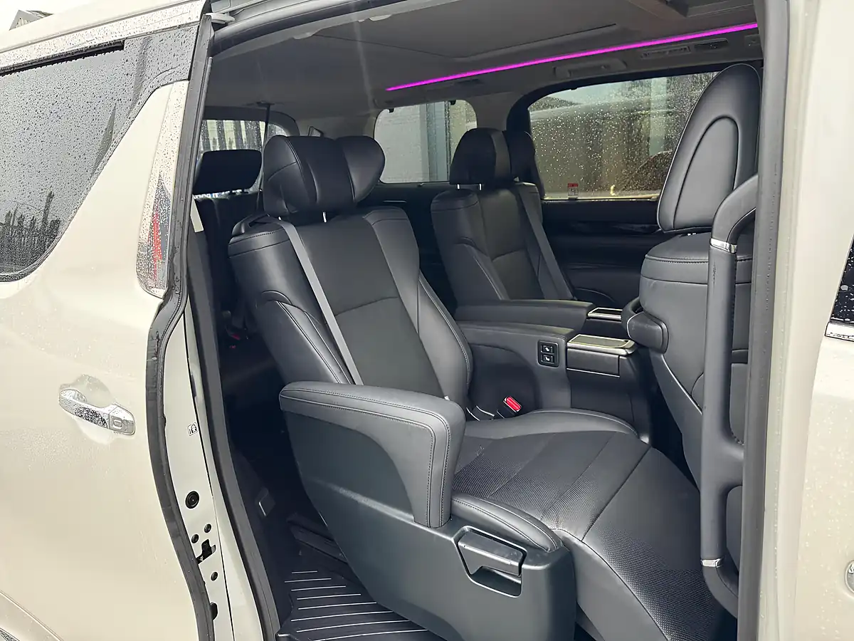 Used 2023 Toyota Alphard S C Package White - Interior and Exterior details 18