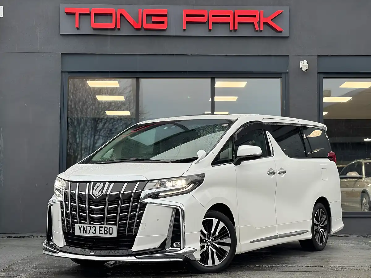 Used 2023 Toyota Alphard S C Package White - Interior and Exterior details 8