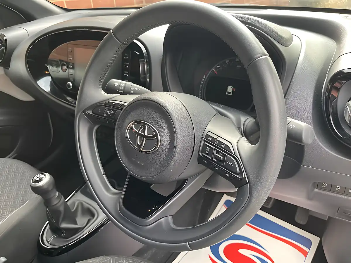 Used 2023 Toyota Aygo X Edge White - Interior and Exterior details 11