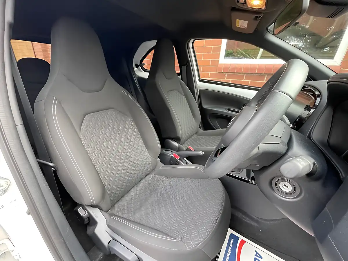 Used 2023 Toyota Aygo X Edge White - Interior and Exterior details 4