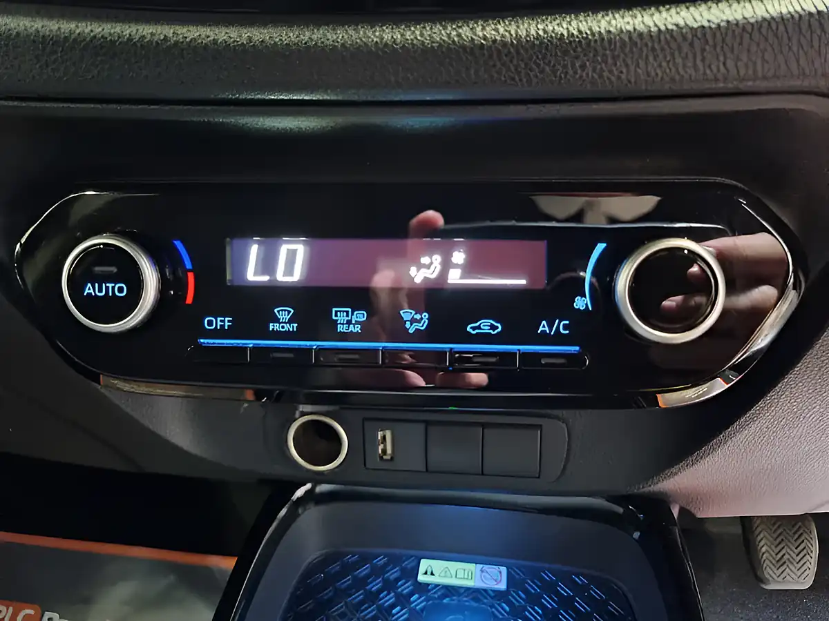 Used 2023 Toyota Aygo X Exclusive Ginger Beige Metallic - Interior and Exterior details 16