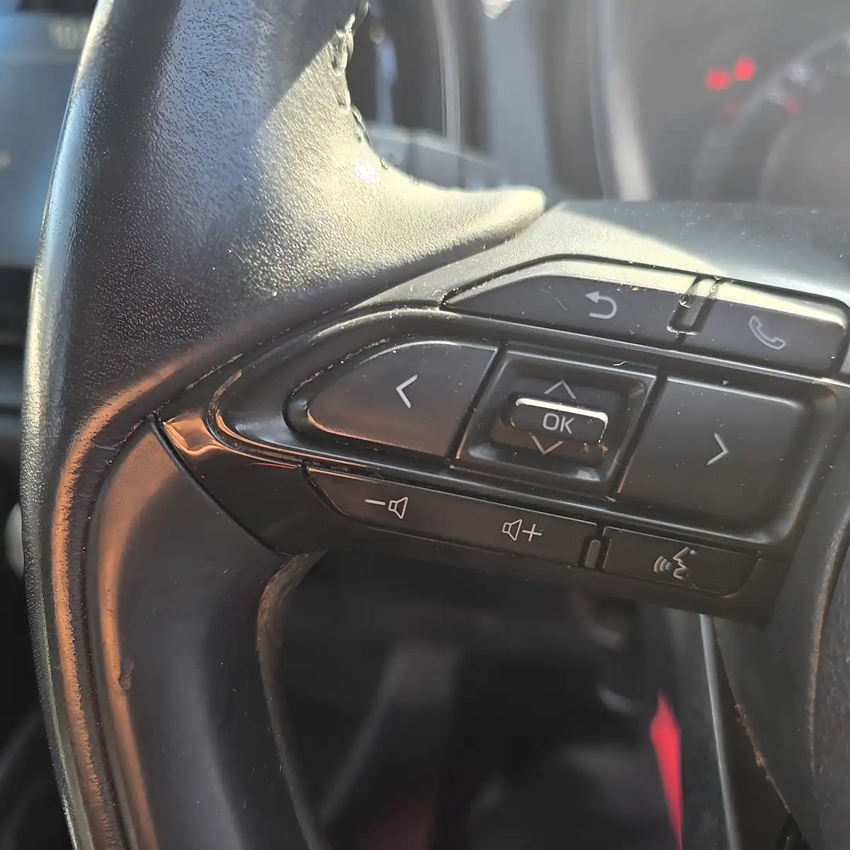 Used 2023 Toyota Aygo X Pure Edition Pure White - Interior and Exterior details 15