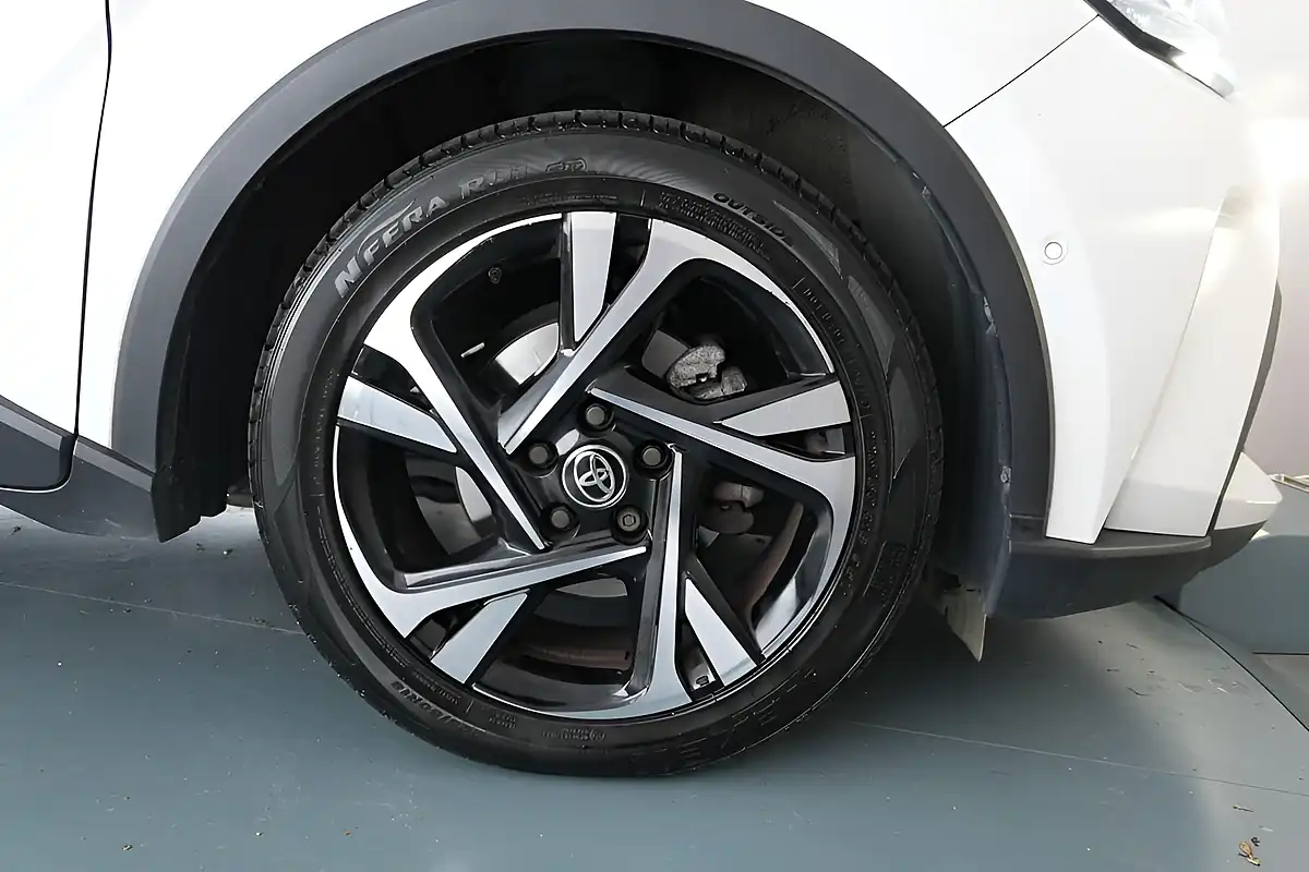Used 2023 Toyota C-Hr Design White - Interior and Exterior details 14