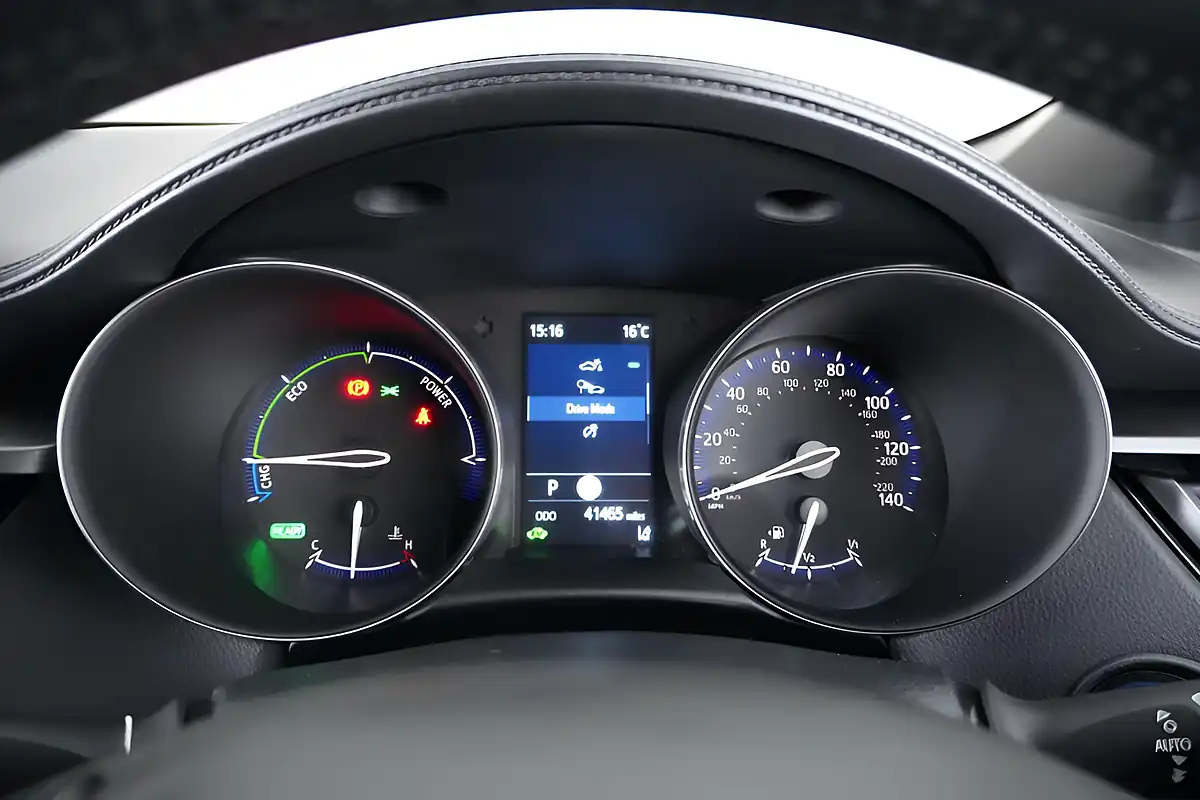 Used 2023 Toyota C-Hr Design White - Interior and Exterior details 17