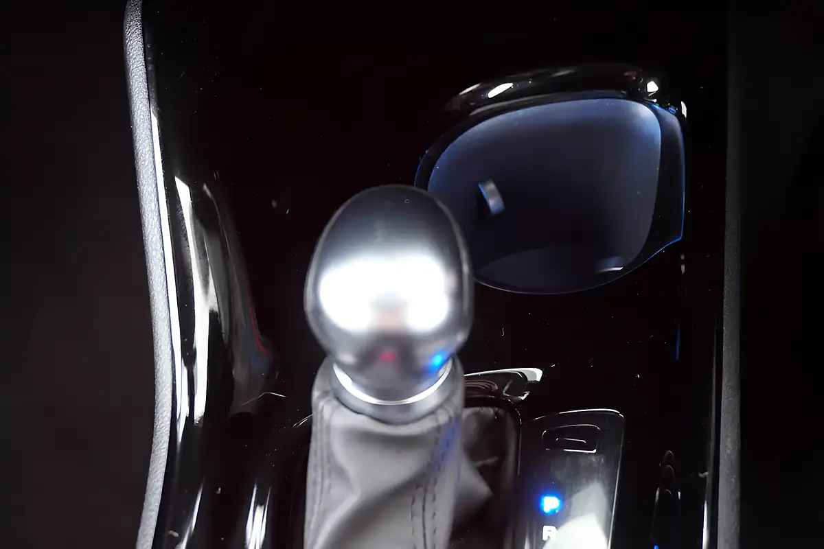 Used 2023 Toyota C-Hr Design White - Interior and Exterior details 20