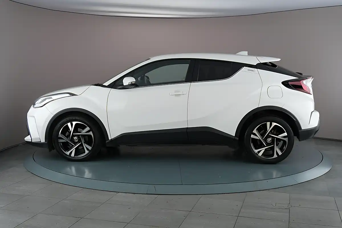 Used 2023 Toyota C-Hr Design White - Interior and Exterior details 5
