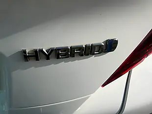 Used 2023 Toyota C-Hr Design White - Interior and Exterior details 17