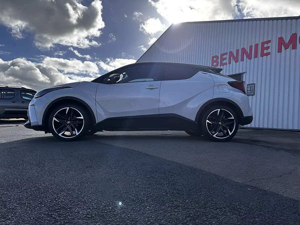 Used 2023 Toyota C-Hr Gr Sport Grey - Interior and Exterior details 5