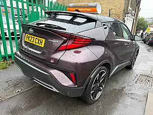 Used 2023 Toyota C-Hr Gr Sport Purple - Interior and Exterior details 3