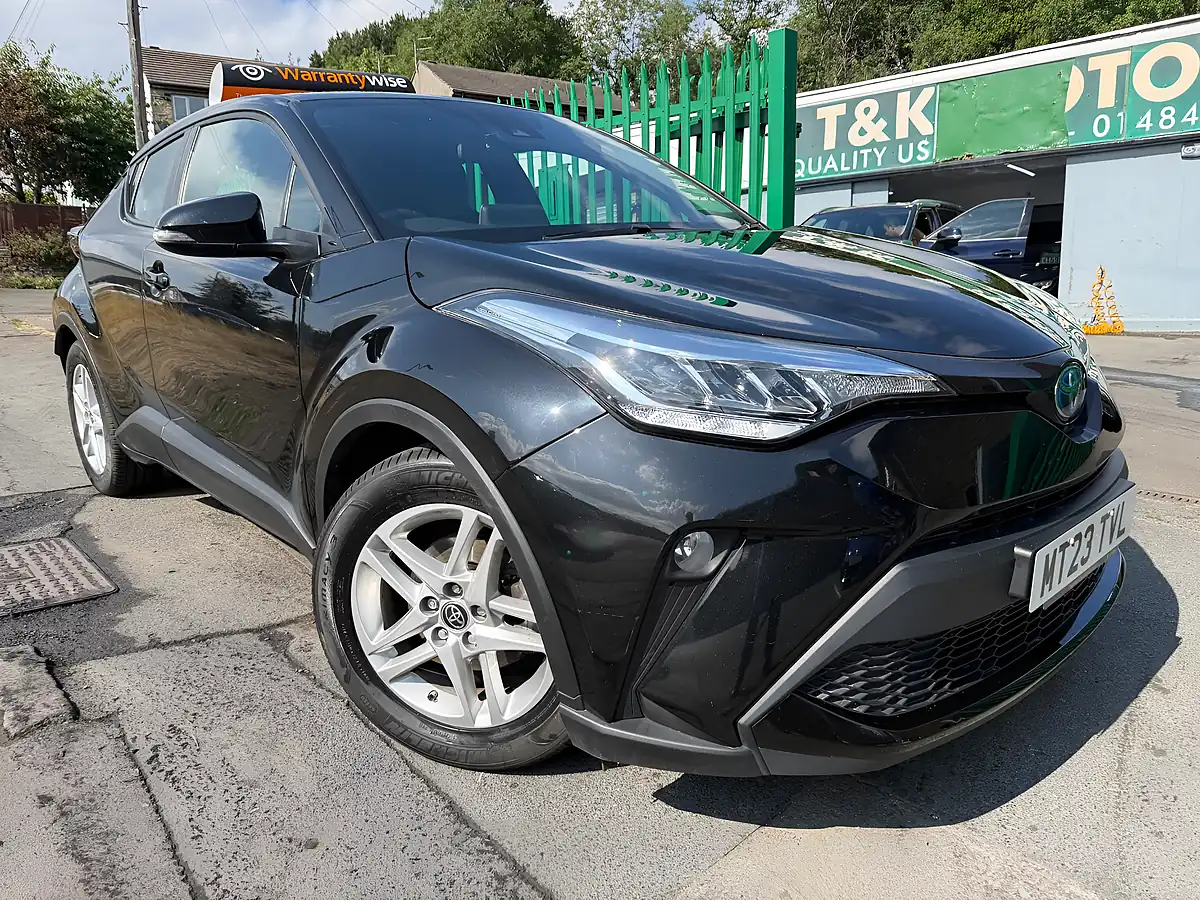 Used 2023 Toyota C-Hr Icon Black - Front View
