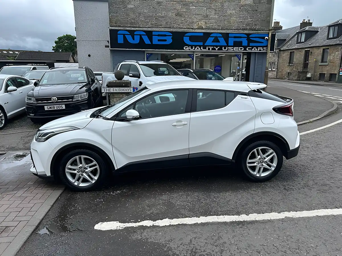 Used 2023 Toyota C-Hr Icon White - Front View