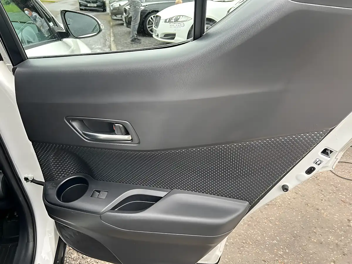 Used 2023 Toyota C-Hr Icon White - Interior and Exterior details 10