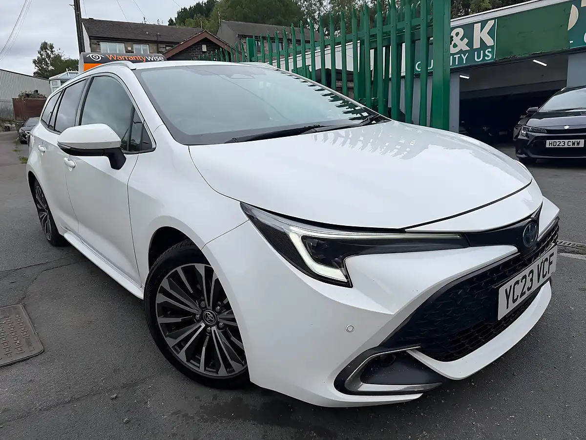 Used 2023 Toyota Corolla Design White - Front View