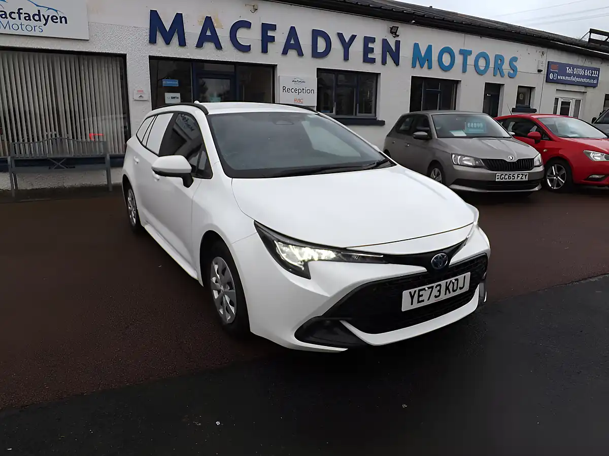 Used 2023 Toyota Corolla White - Front View