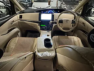 Used 2023 Toyota Estima Aeras White - Interior and Exterior details 13
